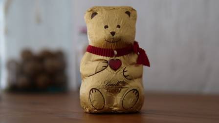 Top 6 Emotional Benefits of Decorating Your Office Desk with Ornaments