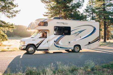 10 TIPS FOR MOTORHOME AND CAMPERVAN NEWBIES FOR 2025: TURNING YOUR FIRST ADVENTURE INTO A MEMORABLE JOURNEY