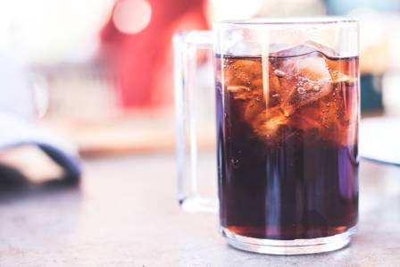 15 Best Sparkling Water Brands, According to Experts